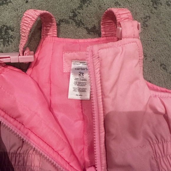 2T Carter’s girls’ snow jacket and bib - Picture 3 of 3